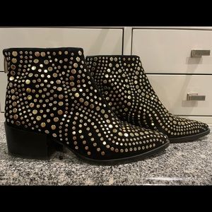 Vince Camuto ankle boot
